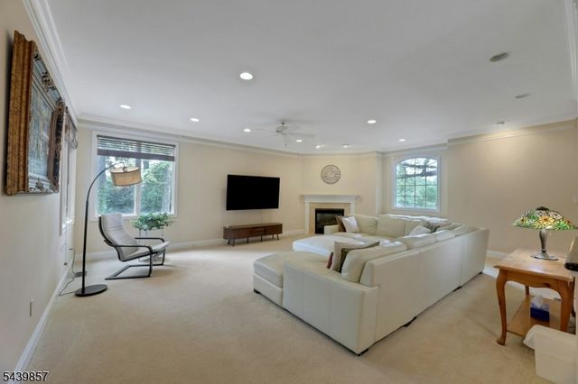 6 Briscoe Chase, Ringwood Boro, NJ 07456