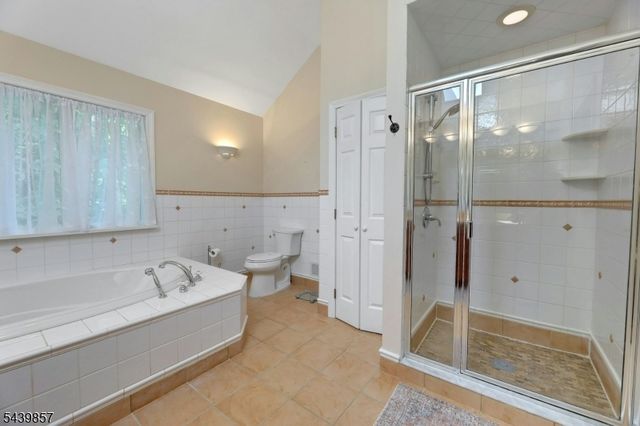 6 Briscoe Chase, Ringwood Boro, NJ 07456