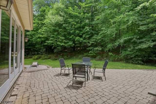6 Briscoe Chase, Ringwood Boro, NJ 07456