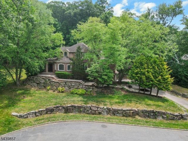 6 Briscoe Chase, Ringwood Boro, NJ 07456