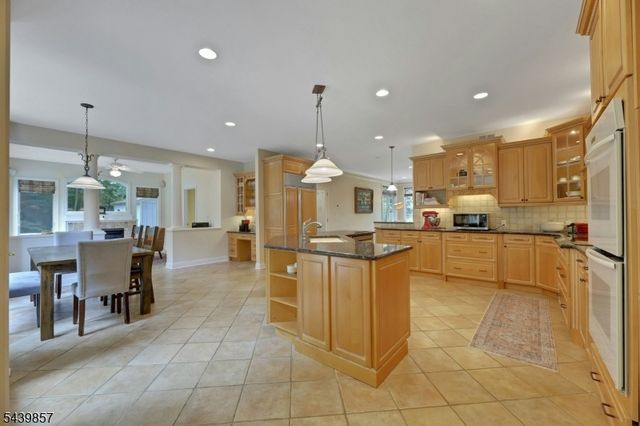 6 Briscoe Chase, Ringwood Boro, NJ 07456