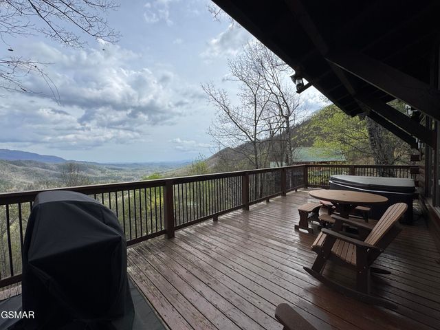 3640 Carsons Ridge Way, Sevierville, TN 37862