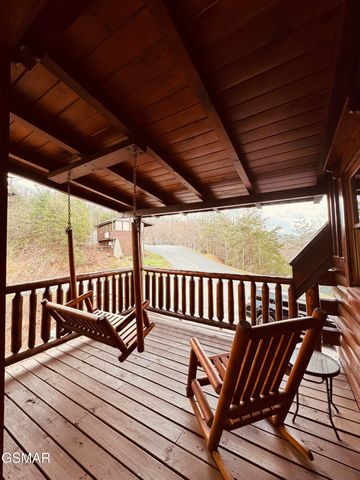 3640 Carsons Ridge Way, Sevierville, TN 37862