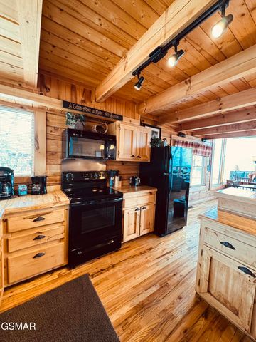 3640 Carsons Ridge Way, Sevierville, TN 37862