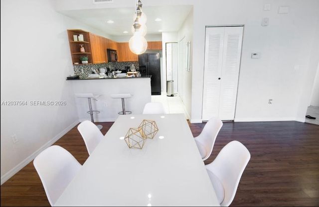 10805 NW 89th Ter 202-4, Doral, FL 33178