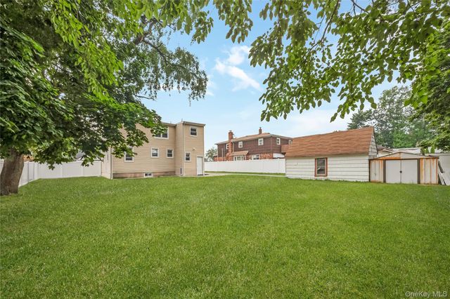 57 Cedar Avenue, Farmingdale, NY 11735