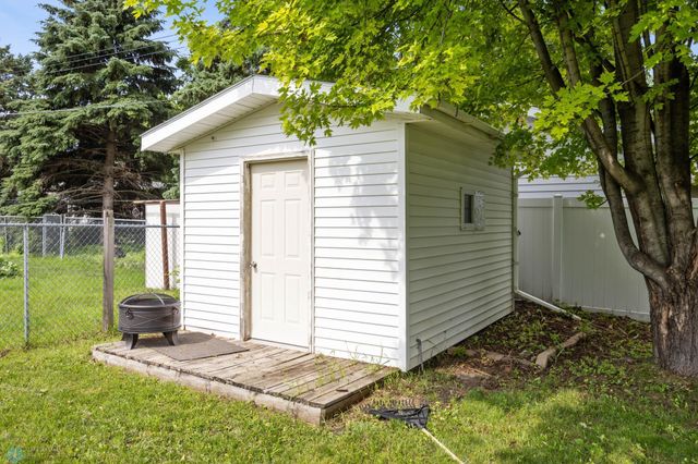 2309 9th Street S, Fargo, ND 58103
