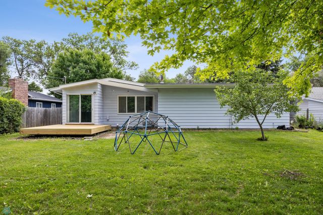 2309 9th Street S, Fargo, ND 58103