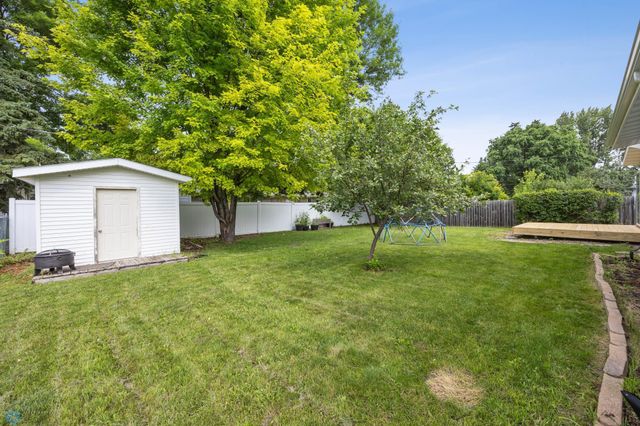 2309 9th Street S, Fargo, ND 58103