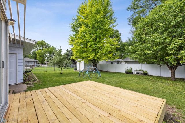 2309 9th Street S, Fargo, ND 58103