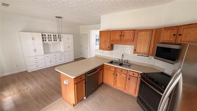 4641 Crawford Oaks Drive, Oakwood, GA 30566