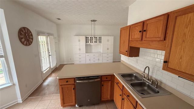 4641 Crawford Oaks Drive, Oakwood, GA 30566