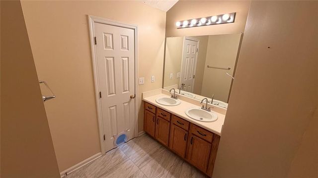 4641 Crawford Oaks Drive, Oakwood, GA 30566