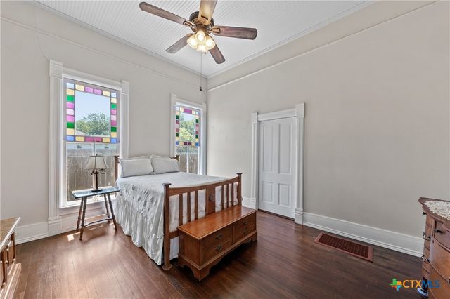1126 N Wall, Belton, TX 76513