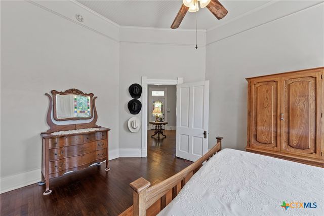 1126 N Wall, Belton, TX 76513