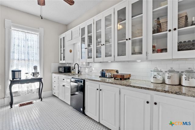 1126 N Wall, Belton, TX 76513