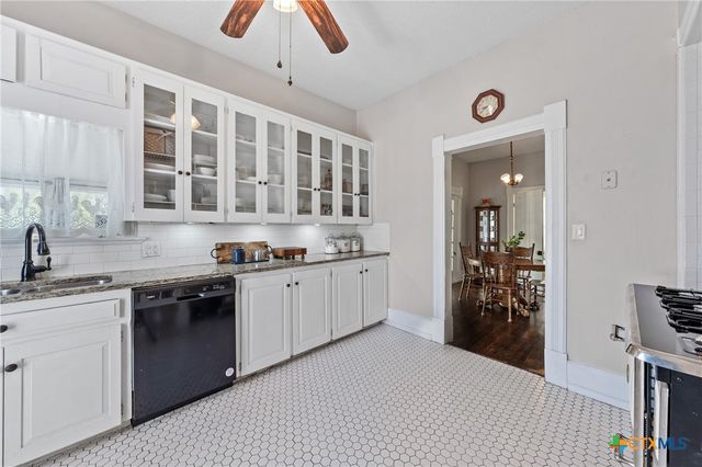 1126 N Wall, Belton, TX 76513