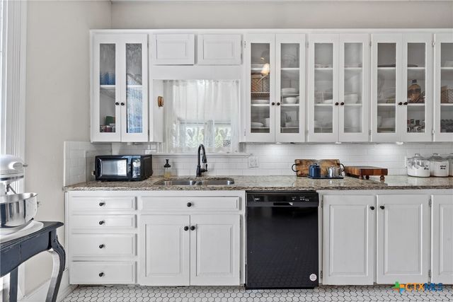 1126 N Wall, Belton, TX 76513