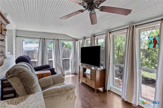 1126 N Wall, Belton, TX 76513