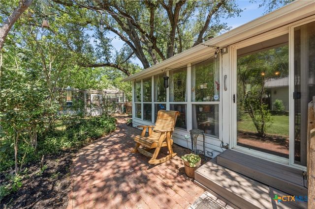 1126 N Wall, Belton, TX 76513