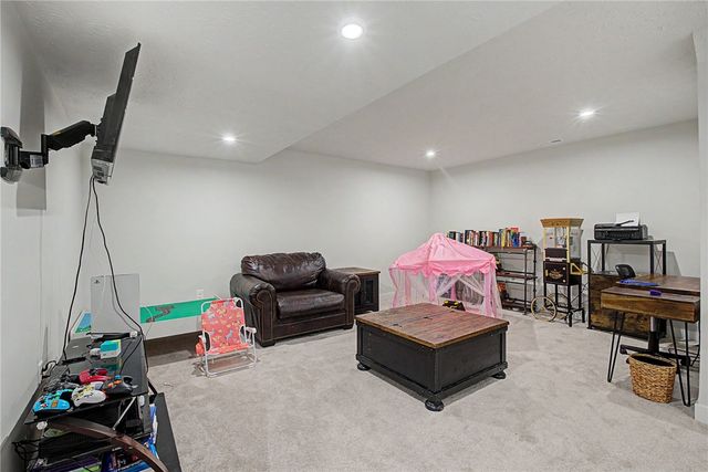 1071 Brooke Ln, Xenia, OH 45385