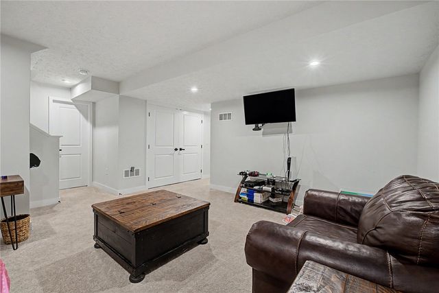 1071 Brooke Ln, Xenia, OH 45385