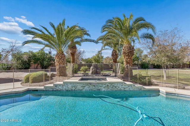 1026 N HERITAGE Street, Gilbert, AZ 85234