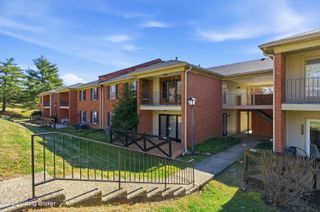 7906 Grenoble Ln A, Prospect, KY 40059