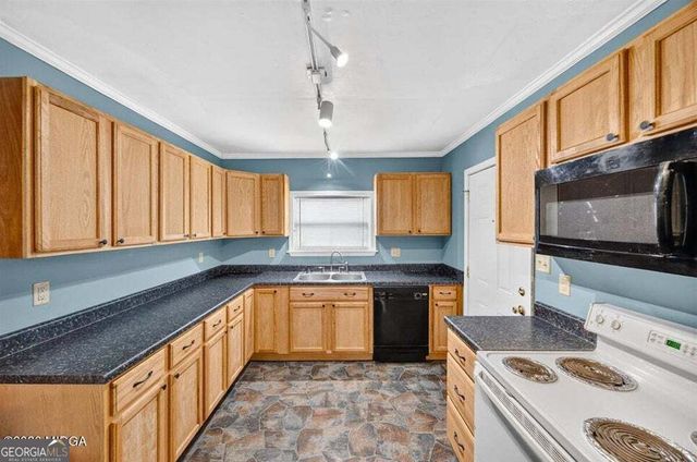 825 Maple Street, Macon, GA 31201