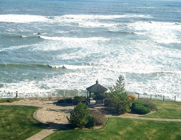 1 Seal Harbor Rd 701, Winthrop, MA 02152