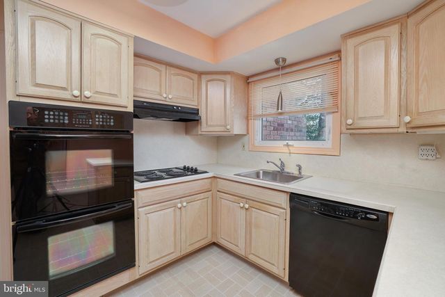 9 PIN OAK DR, Lawrence Township, NJ 08648