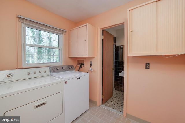 9 PIN OAK DR, Lawrence Township, NJ 08648