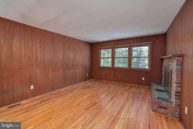 9 PIN OAK DR, Lawrence Township, NJ 08648