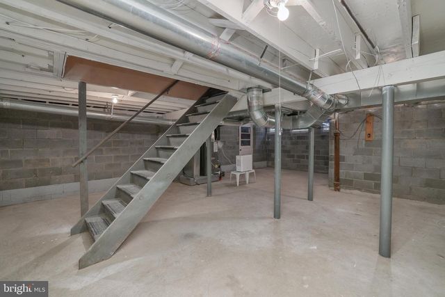 9 PIN OAK DR, Lawrence Township, NJ 08648