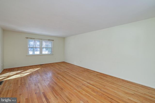 9 PIN OAK DR, Lawrence Township, NJ 08648