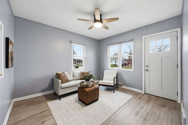 1128 I Avenue NE, Cedar Rapids, IA 52402