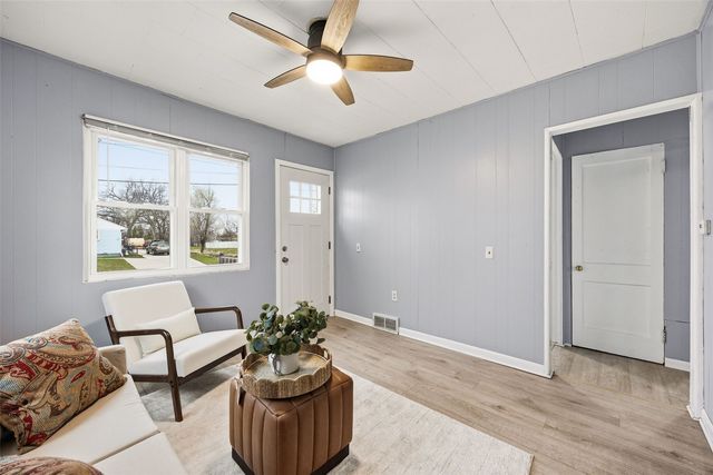 1128 I Avenue NE, Cedar Rapids, IA 52402