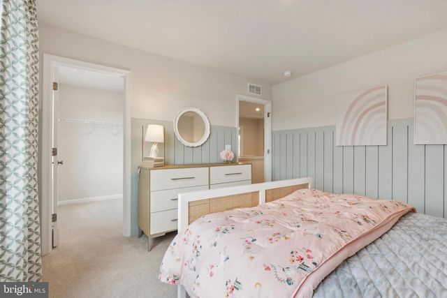 70 TIPTON RD, Charles Town, WV 25414