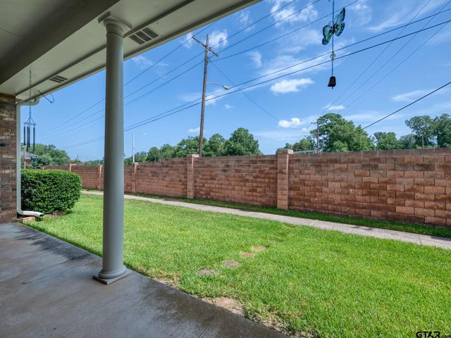 1230 Quinby Lane, Tyler, TX 75701