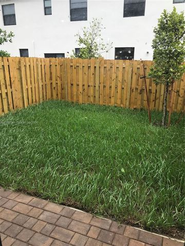 12989 SW 233rd Ter 12989, Miami, FL 33032