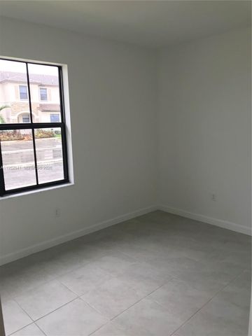 12989 SW 233rd Ter 12989, Miami, FL 33032