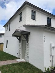 12989 SW 233rd Ter 12989, Miami, FL 33032