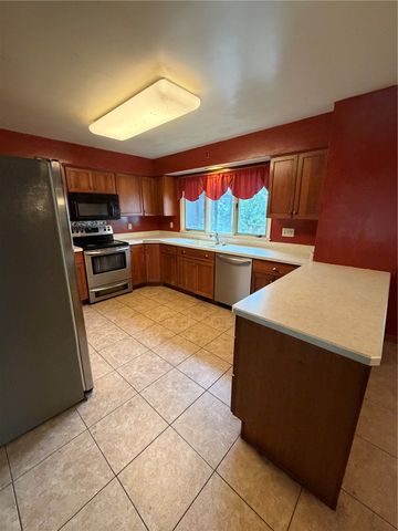 3624 Terrace Hill Drive NE, Cedar Rapids, IA 52402