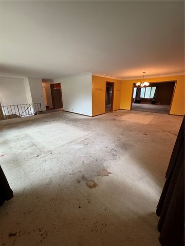 3624 Terrace Hill Drive NE, Cedar Rapids, IA 52402