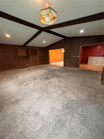 3624 Terrace Hill Drive NE, Cedar Rapids, IA 52402