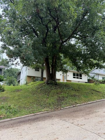 3624 Terrace Hill Drive NE, Cedar Rapids, IA 52402