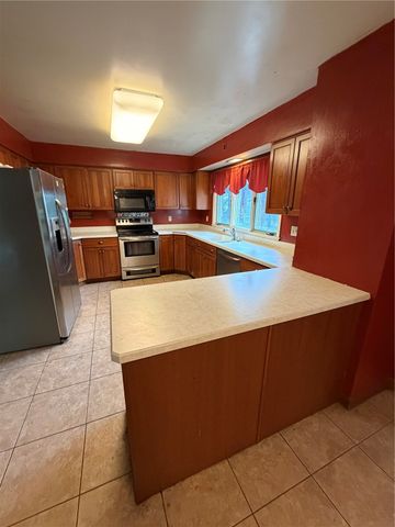 3624 Terrace Hill Drive NE, Cedar Rapids, IA 52402