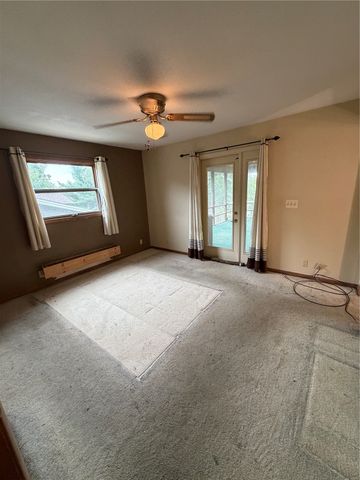 3624 Terrace Hill Drive NE, Cedar Rapids, IA 52402