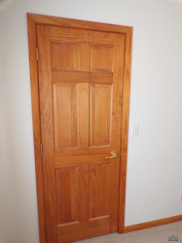 415 SPARK ST, Lead, SD 57754