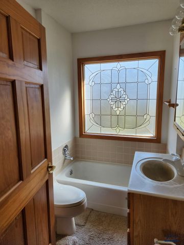 415 SPARK ST, Lead, SD 57754